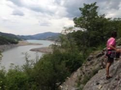 En dessous l'Ubaye et le début du lac de Serre-Ponçon. / La Roche (bas)