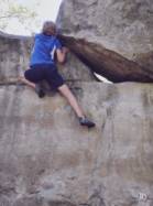 Gaby  dans Blue route - rock nb 5 / Fontainebleau - Les Trois Pignons (La Gorge aux Chats)