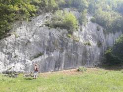 Beautiful place, 5 minutes walking from the road. enjoy ! / Pri Čiginju