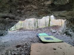Vue depuis le fond / La Grotte aux Galets