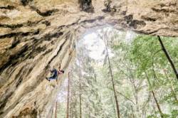 Guilhem Trouillmas  dans Neige d'Eté 7c  / Tamée (La Taupinière)