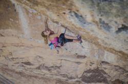 Sasha Digiulian  dans Era Vella 9a  / Margalef (La Visera de la Coma)