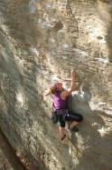 Emeline  dans Low Exposure 5.9  / Red River Gorge (Muir Valley - Practice Wall)